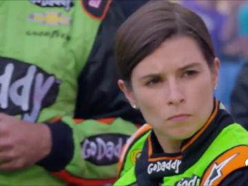 Danica Patrick, única mujer ganadora de una carrera de la IndyCar, anuncia su retirada