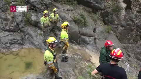 Fallece un hombre de 60 años tras precipitarse por un barranco en Llucena Fallece un hombre de 60 años tras precipitarse por un barranco en Llucena