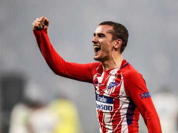 Griezmann celebra la Europa League con el Atlético de Madrid