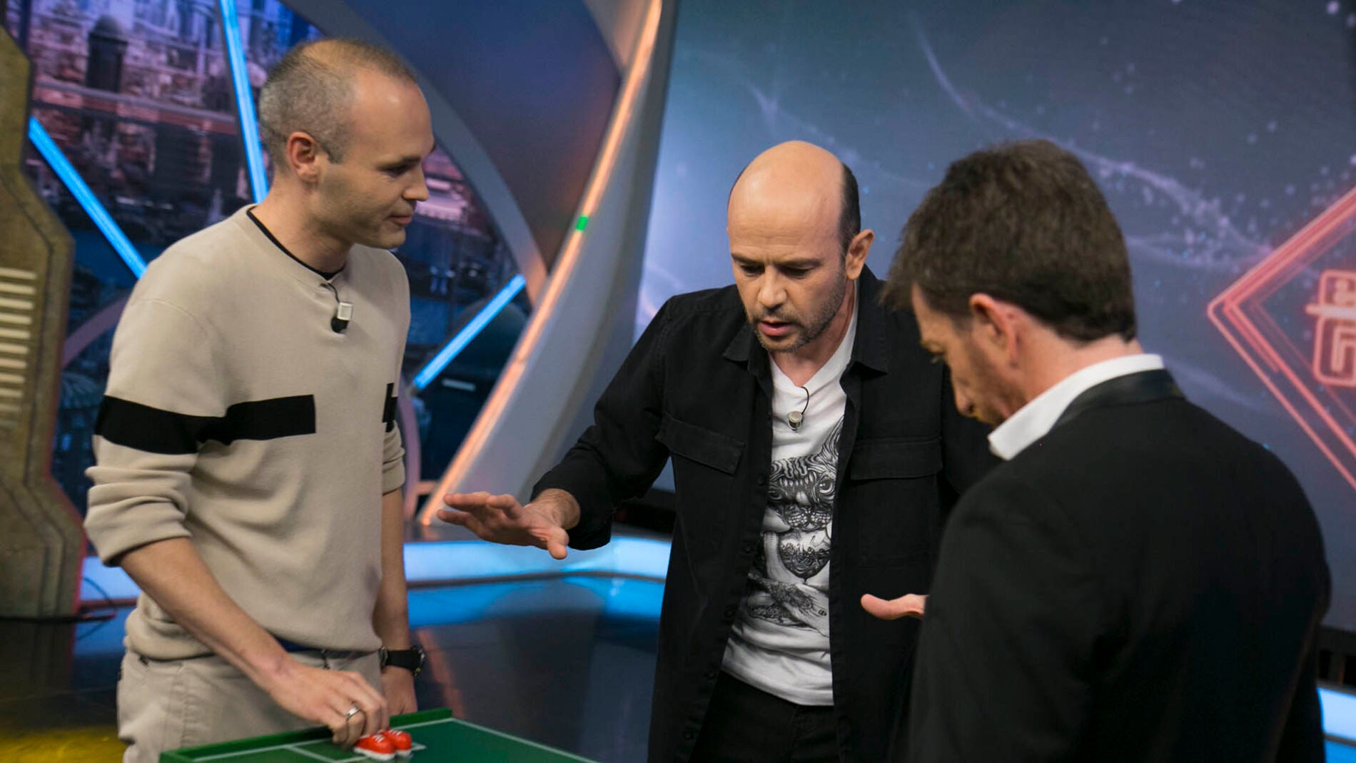 El partido m&aacute;gico de Jandro, Andr&eacute;s Iniesta y Pablo Motos en 'El Hormiguero 3.0'