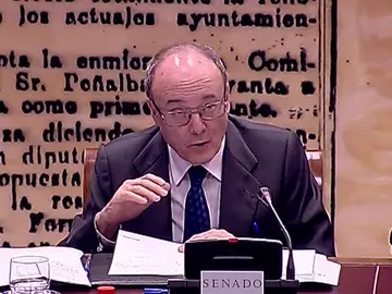 Linde afirma que los casos de corrupción no tienen demasiado interés económico, pero sí la inestabilidad política Linde afirma que los casos de corrupción no tienen demasiado interés económico, pero sí la inestabilidad política