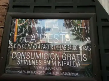 Anuncio de la 'Fiesta de la Minifalda' en un local de Talavera Anuncio de la 'Fiesta de la Minifalda' en un local de Talavera