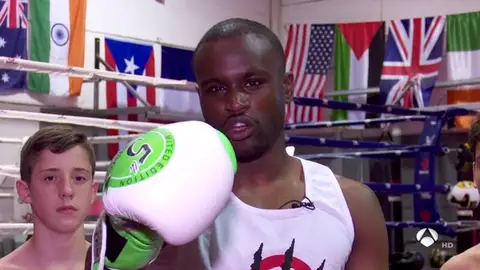 Nayanesh Ayman, la estrella congoleña de Muay Thai que lucha contra el maltrato Nayanesh Ayman, la estrella congoleña de Muay Thai que lucha contra el maltrato