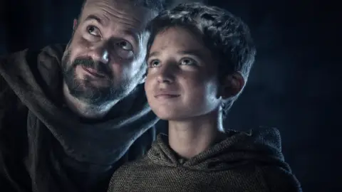 Padre Albert inunda de felicidad a Arnau frente a su madre: “¿La ves sonreír?” Padre Albert inunda de felicidad a Arnau frente a su madre: “¿La ves sonreír?”