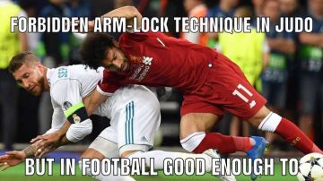 'Meme' de la acción de Sergio Ramos con Salah
