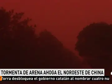 Una fuerte tormenta de arena sacude China Una fuerte tormenta de arena sacude China