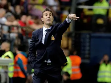 Julen Lopetegui da indicaciones Julen Lopetegui da indicaciones
