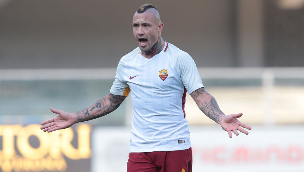 Nainggolan, durante un partido con la Roma