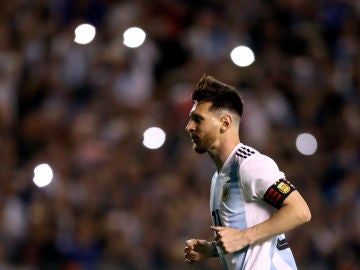 Messi, jugando con la selección argentina