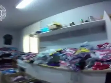 <p>Detenido el mayor distribuidor de productos falsificados en Madrid </p> <p>Detenido el mayor distribuidor de productos falsificados en Madrid </p>