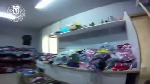 <p>Detenido el mayor distribuidor de productos falsificados en Madrid </p> <p>Detenido el mayor distribuidor de productos falsificados en Madrid </p>