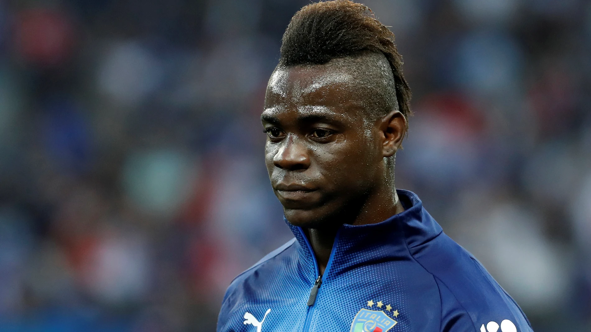 Balotelli, antes de un partido con la selección italiana Balotelli, antes de un partido con la selección italiana