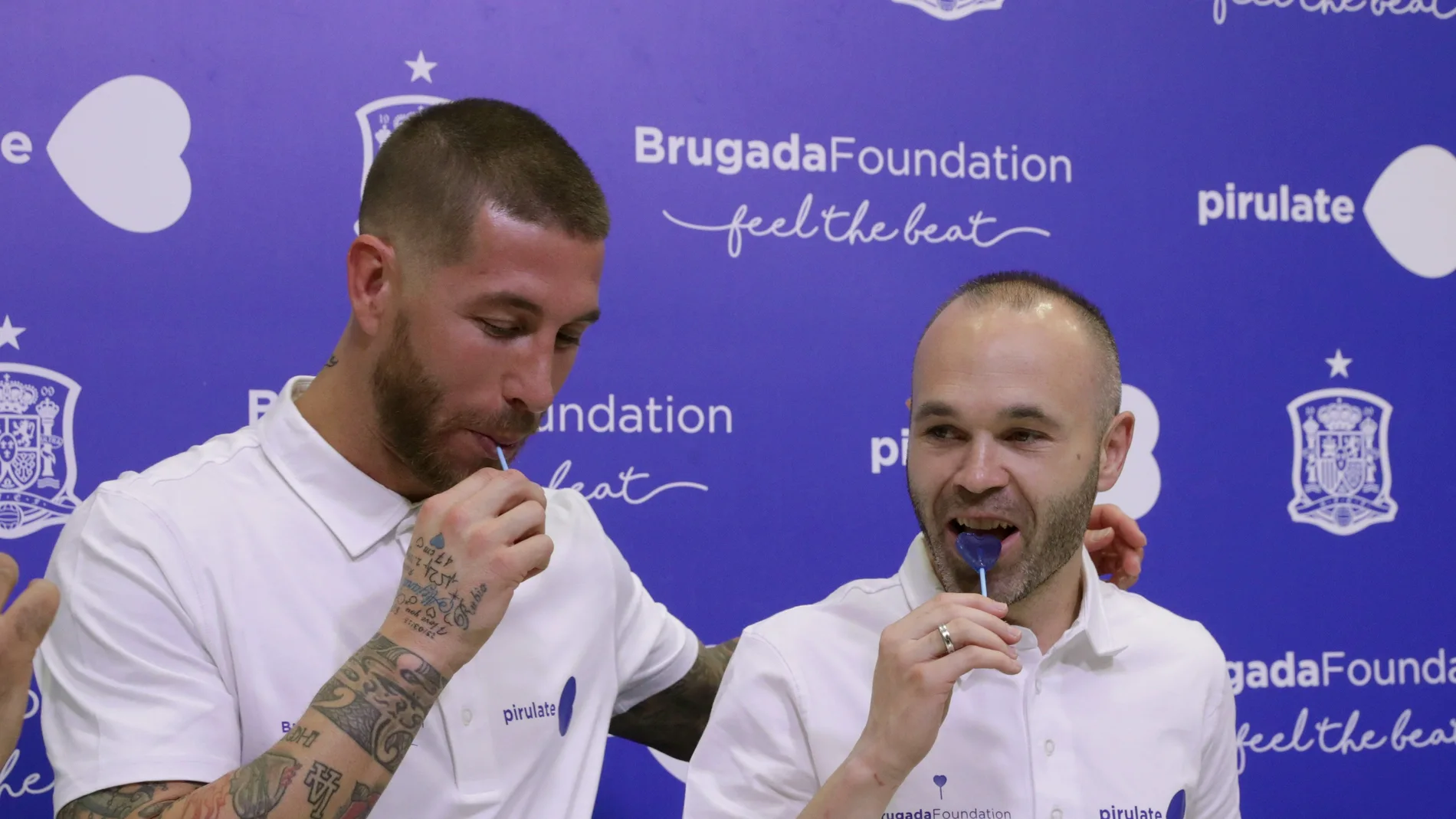 Ramos e Iniesta, durante el acto de presentación de la acción solidaria para investigar la muerte súbita Ramos e Iniesta, durante el acto de presentación de la acción solidaria para investigar la muerte súbita