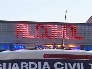 <p>La DGT inicia una campaña para intensificar la vigilancia del uso de drogas al volante</p> <p>La DGT inicia una campaña para intensificar la vigilancia del uso de drogas al volante</p>