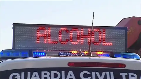 <p>La DGT inicia una campaña para intensificar la vigilancia del uso de drogas al volante</p> <p>La DGT inicia una campaña para intensificar la vigilancia del uso de drogas al volante</p>