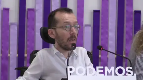<p>Podemos pide a Sánchez que los permisos de paternidad sean ya iguales e intransferibles y que se mejoren las pensiones</p> <p>Podemos pide a Sánchez que los permisos de paternidad sean ya iguales e intransferibles y que se mejoren las pensiones</p>