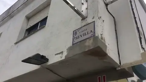 <p>La Policía investiga un tiroteo con un herido en La Línea de la Concepción</p> <p>La Policía investiga un tiroteo con un herido en La Línea de la Concepción</p>