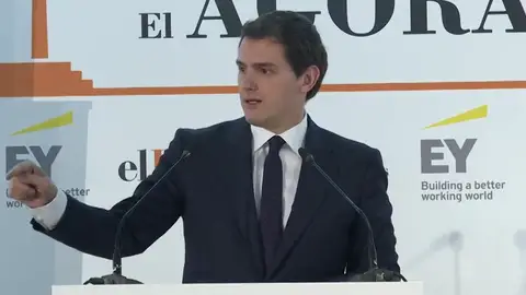 <p>Rivera asegura que su partido no va a cambiar de criterio y confirma que peleará para "sacar adelante" los Presupuestos</p> <p>Rivera asegura que su partido no va a cambiar de criterio y confirma que peleará para "sacar adelante" los Presupuestos</p>