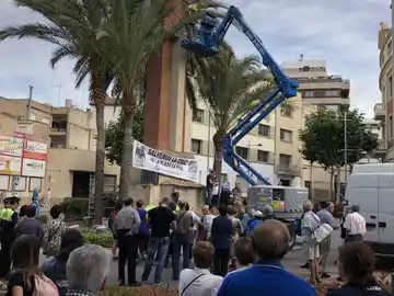 ARCHIVO || Momento de la retirada de la Cruz de los Caídos. ARCHIVO || Momento de la retirada de la Cruz de los Caídos.