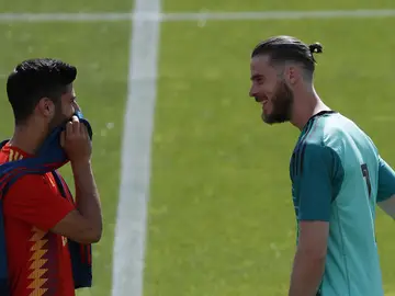 De Gea bromea con Marco Asensio en Las Rozas De Gea bromea con Marco Asensio en Las Rozas