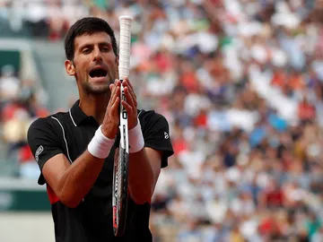 Djokovic se lamenta tras un punto ante Cecchinato Djokovic se lamenta tras un punto ante Cecchinato