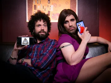 Juan y Damiana continúan con las reivindicaciones sobre el uso del teléfono móvil en 'El Hormiguero 3.0' Juan y Damiana continúan con las reivindicaciones sobre el uso del teléfono móvil en 'El Hormiguero 3.0'