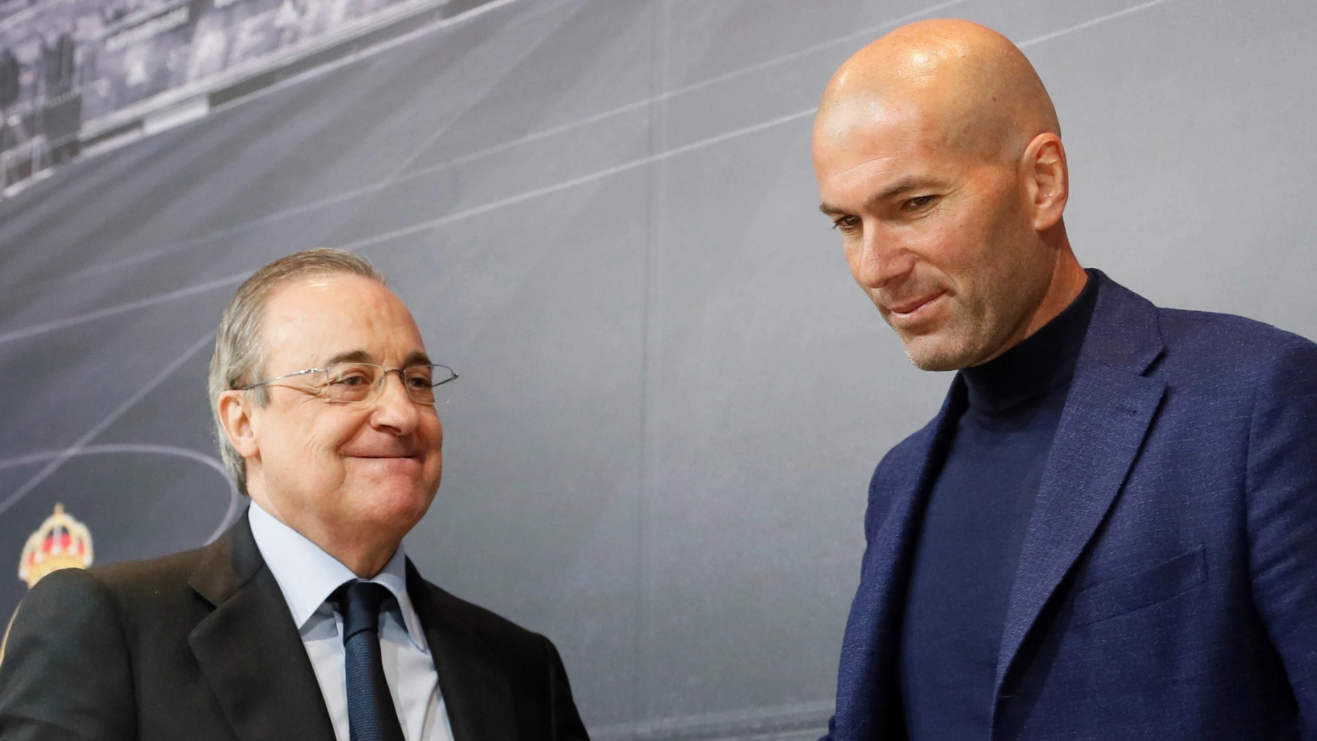 Zidane y Florentino en la rueda de prensa del adiós del francés Zidane y Florentino en la rueda de prensa del adiós del francés