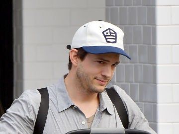 Ashton Kutcher Ashton Kutcher