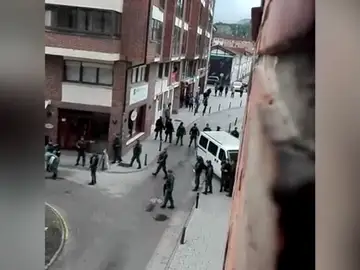 <p>Protestas en Alsasua tras la entrada en prisión de los jóvenes que agredieron a guardias civiles</p> <p>Protestas en Alsasua tras la entrada en prisión de los jóvenes que agredieron a guardias civiles</p>