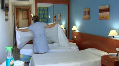 Todas las camareras de piso de un hotel en Lanzarote, en huelga para reclamar mejoras laborales