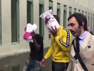 <p>En libertad los dos jóvenes detenidos a raíz de una denuncia por violación de una menor en la sala Razzmatazz de Barcelona</p> <p>En libertad los dos jóvenes detenidos a raíz de una denuncia por violación de una menor en la sala Razzmatazz de Barcelona</p>