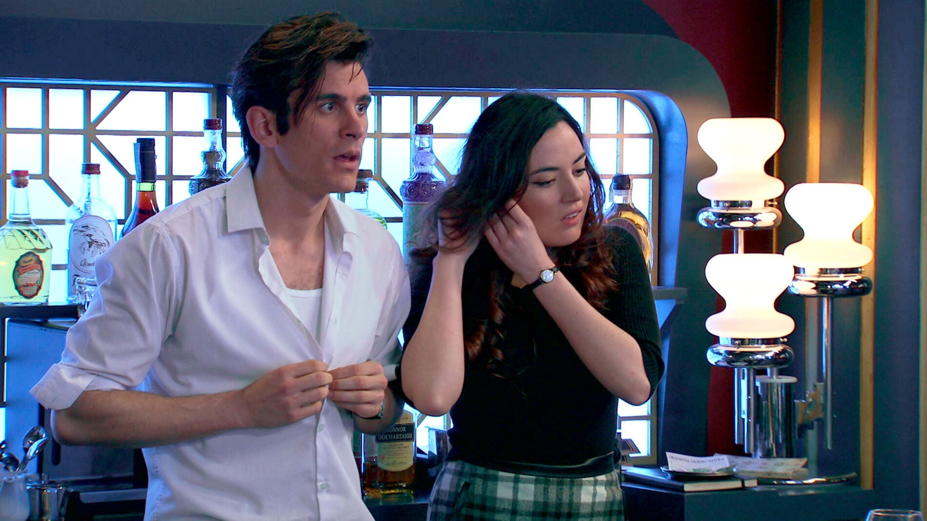 Mar&iacute;a sorprende a Trini y a Carvajal hijo en pleno momento de pasi&oacute;n