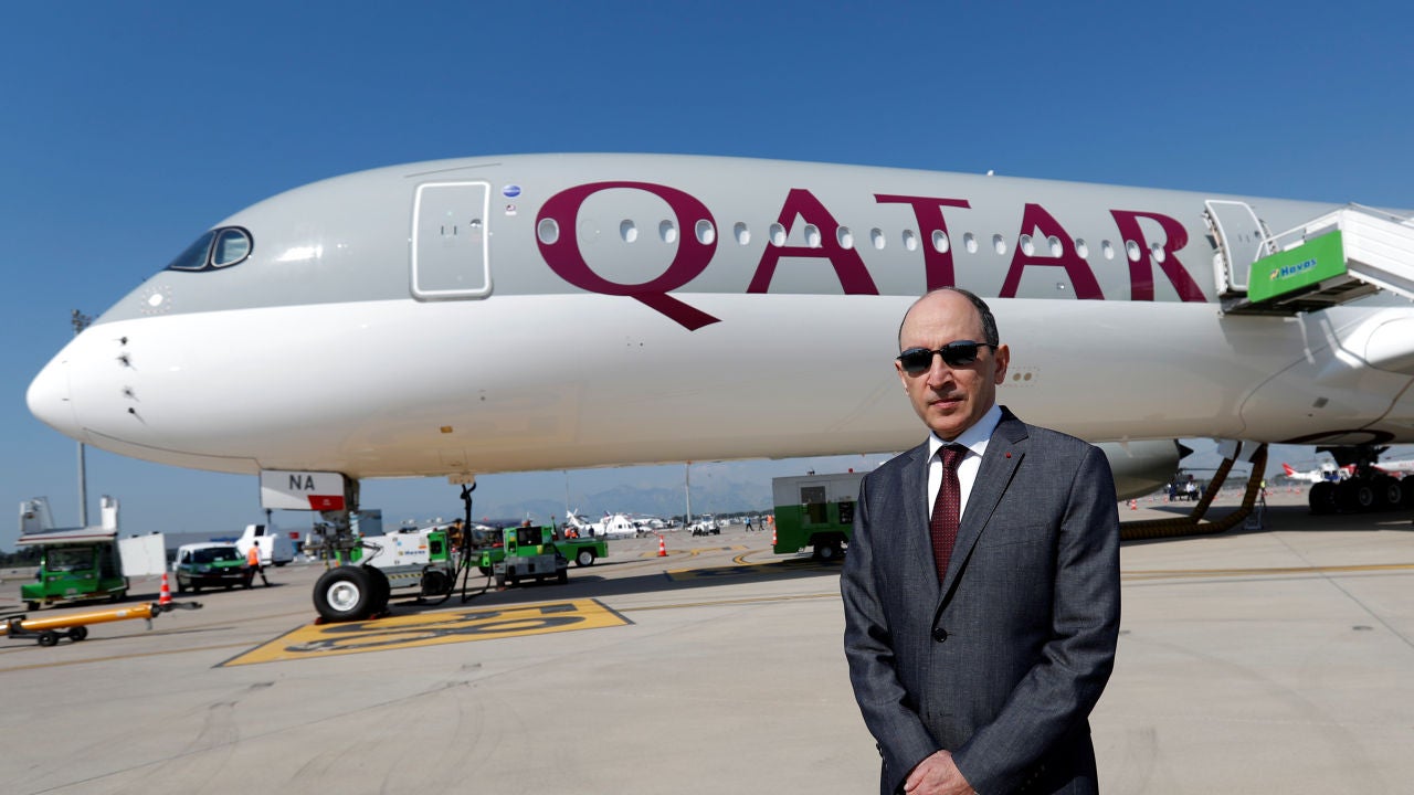 El presidente de Qatar Airways se disculpa por asegurar ...