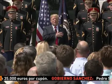 <p>Trump olvida la letra del himno durante un acto en la Casa Blanca</p> <p>Trump olvida la letra del himno durante un acto en la Casa Blanca</p>
