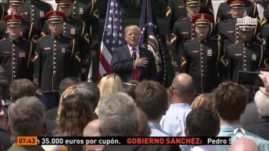 <p>Trump olvida la letra del himno durante un acto en la Casa Blanca</p>