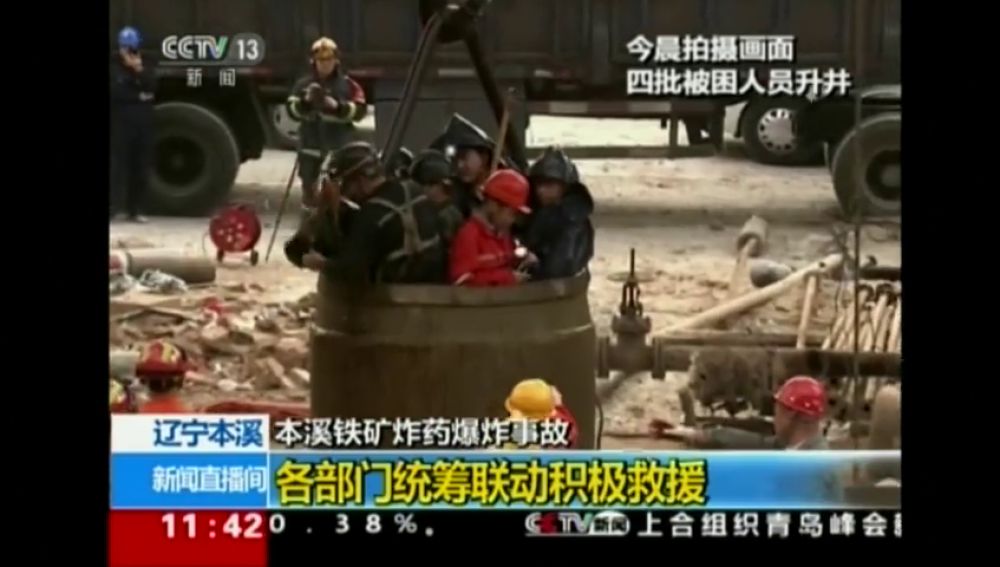 <p>Rescatados 23 mineros tras una explosión con 11 muertos en una mina en China</p>