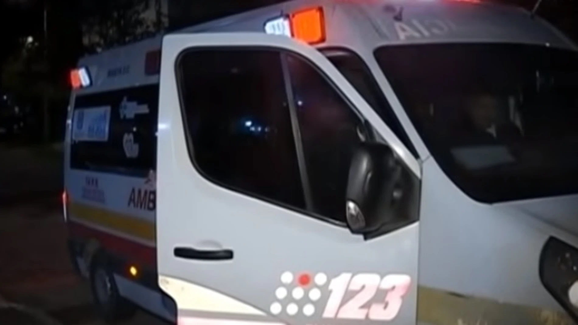 Ambulancia desplazada al lugar de los hechos en Bogotá Ambulancia desplazada al lugar de los hechos en Bogotá