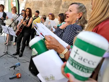 La Asociación Española contra el Cáncer celebra un acto de apoyo a pacientes La Asociación Española contra el Cáncer celebra un acto de apoyo a pacientes