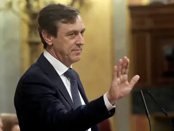 Las reacciones de la oposición a los nuevos ministros del Gobierno de Pedro Sánchez Las reacciones de la oposición a los nuevos ministros del Gobierno de Pedro Sánchez
