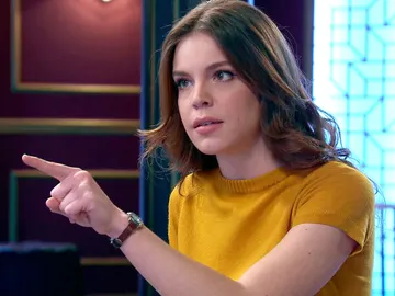 María pone firme al mujeriego de Carvajal: "La camisa por dentro y la bragueta cerrada" María pone firme al mujeriego de Carvajal: "La camisa por dentro y la bragueta cerrada"