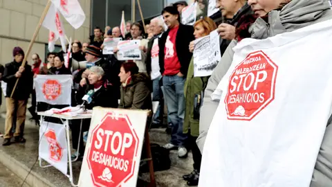 Concentración de Stop Desahucios Concentración de Stop Desahucios