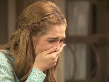 Julieta se derrumba al conocer el trágico destino de Saúl Julieta se derrumba al conocer el trágico destino de Saúl