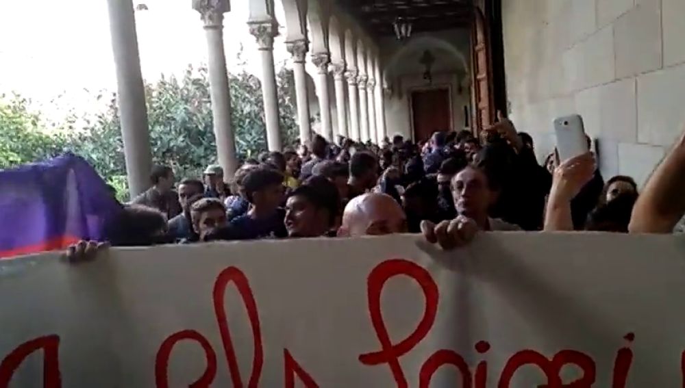 Arran, CUP y sindicatos de estudiantes boicotean un acto de la SCC en la Universidad de Barcelona