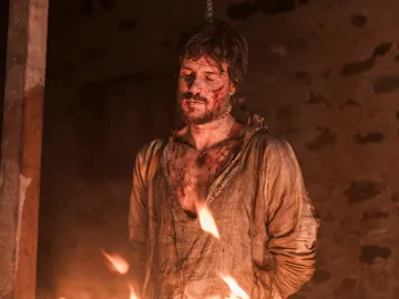 Arnau quema el cuerpo de su padre, narrado por Tristán Ulloa Arnau quema el cuerpo de su padre, narrado por Tristán Ulloa