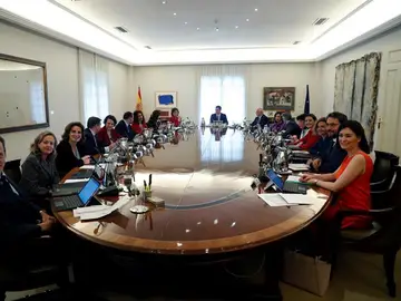 La primera reunión del Consejo de Ministros del Gobierno de Sánchez La primera reunión del Consejo de Ministros del Gobierno de Sánchez