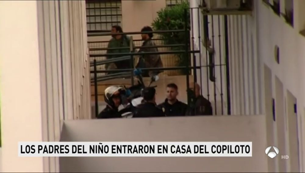 Detenidos los padres del niño de nueve años que murió arrollado por una lancha en Algeciras por amenazar a la familia del copiloto