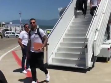 Sergio Ramos en la llegada de la selección española en Sochi