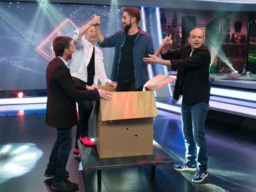 David Broncano se convierte en el protagonista de la sádica magia de Yunke y Jandro en 'El Hormiguero 3.0' David Broncano se convierte en el protagonista de la sádica magia de Yunke y Jandro en 'El Hormiguero 3.0'