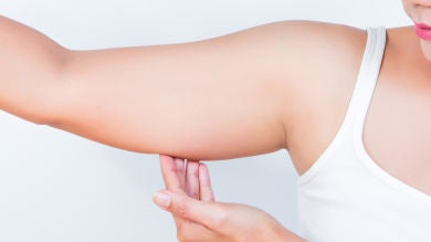Evita los brazos flácidos con estos ejercicios y sin necesidad de pesas