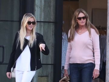 Caitlyn Jenner y Sophia Hutchins Caitlyn Jenner y Sophia Hutchins